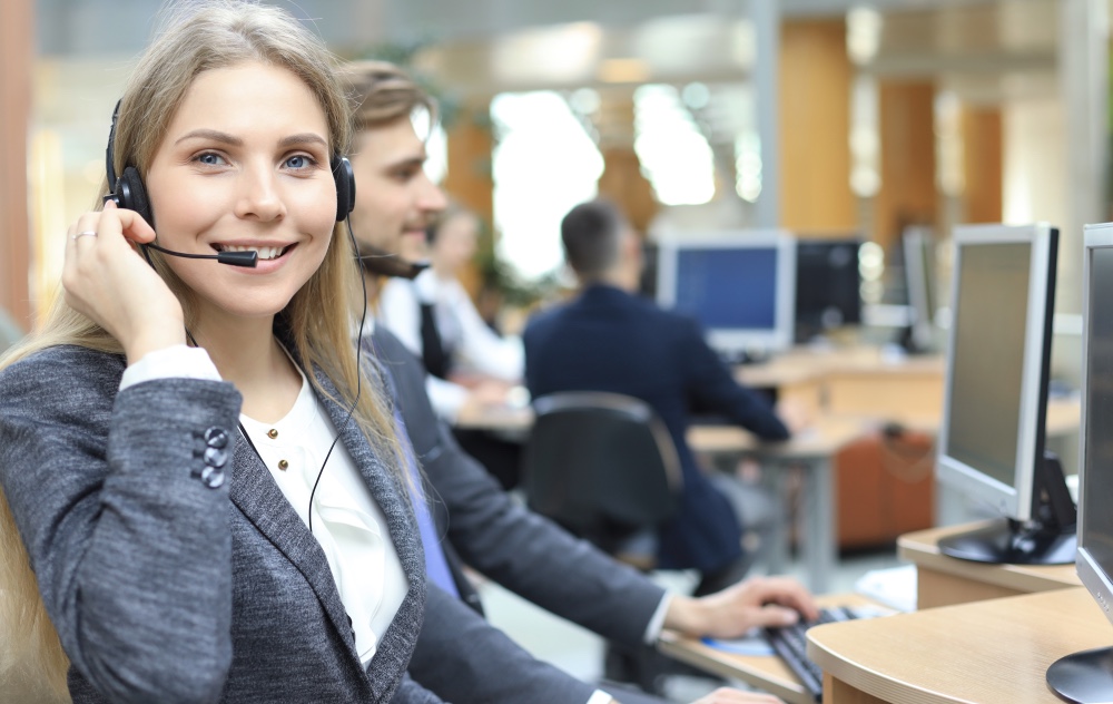 AI Call Center Software: Key Capabilities and 10 Solutions to Know in 2026 | Message Whiz blog image